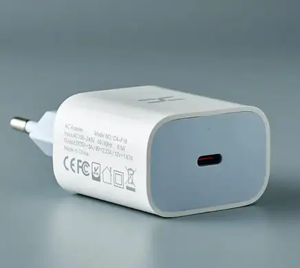 Сетевое зарядное устройство DC CA-F19 PD20W White, Белый