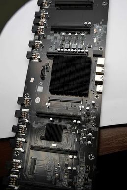 Материнская плата для майнинга с процессором BTC65 на 8 видеокарт (s1151/DDR3 SoDIMM) с пассивным охлаждением